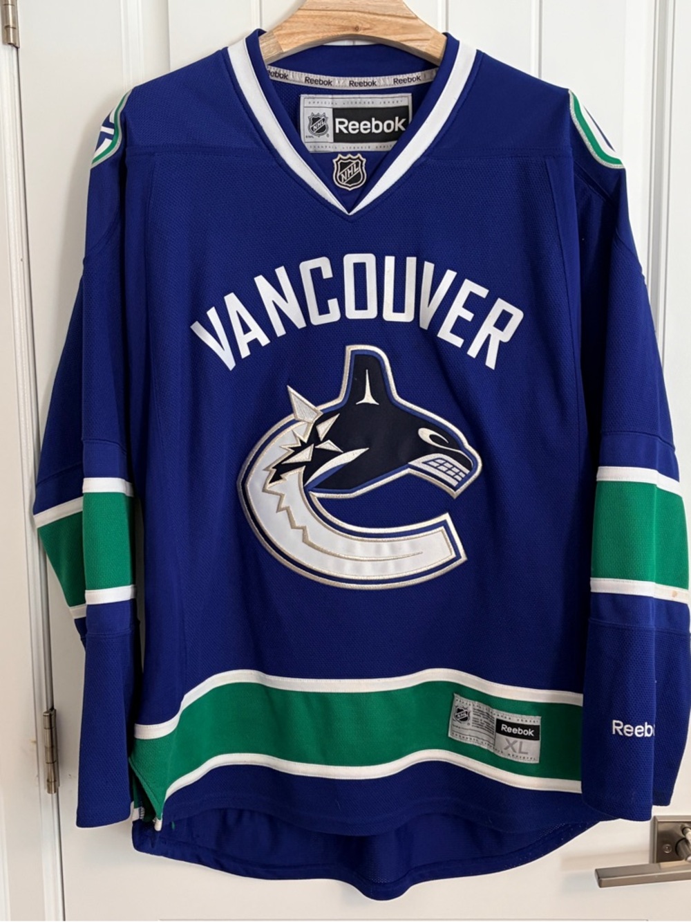 Authentic Reebok Vancouver Canucks Orca Blue Jersey Size XL Extra Large